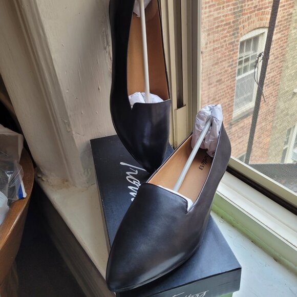 Trotters 'Harlowe' Leather Loafer (Flat) in Black 10.5 W NIB - Picture 3 of 9